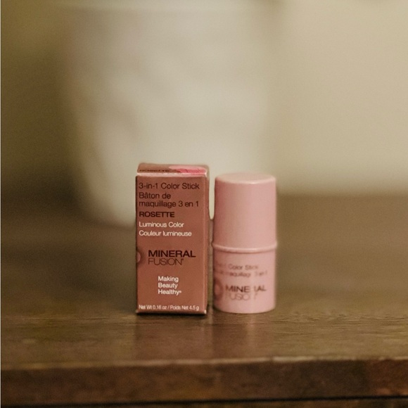 Mineral Fusion 3 in 1 color stick - Rosette - Picture 3 of 3